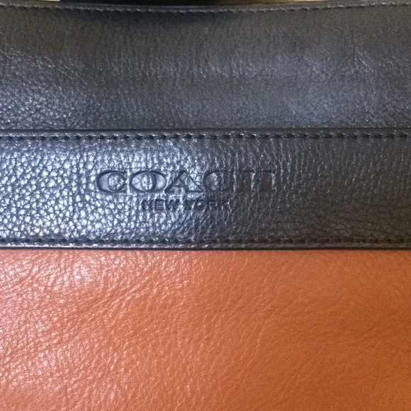 Coach shoulder leather  purse - Picture 2 of 8